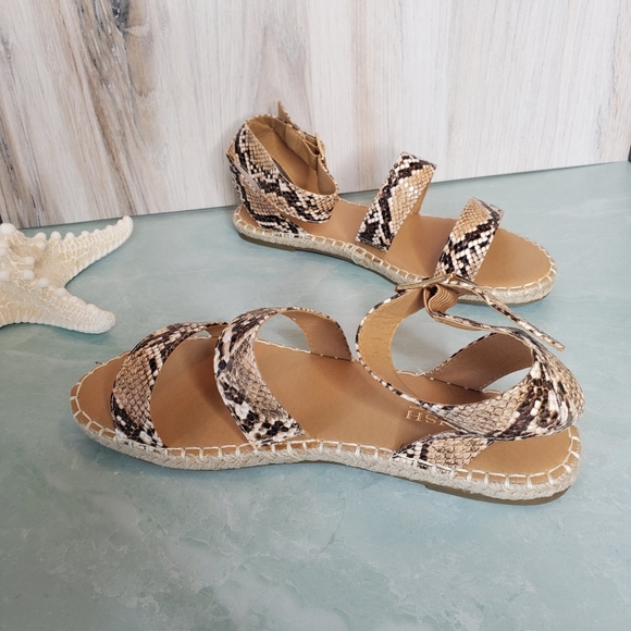 Last One! Beige Snake Embossed Buckle Sandals - Picture 2 of 5